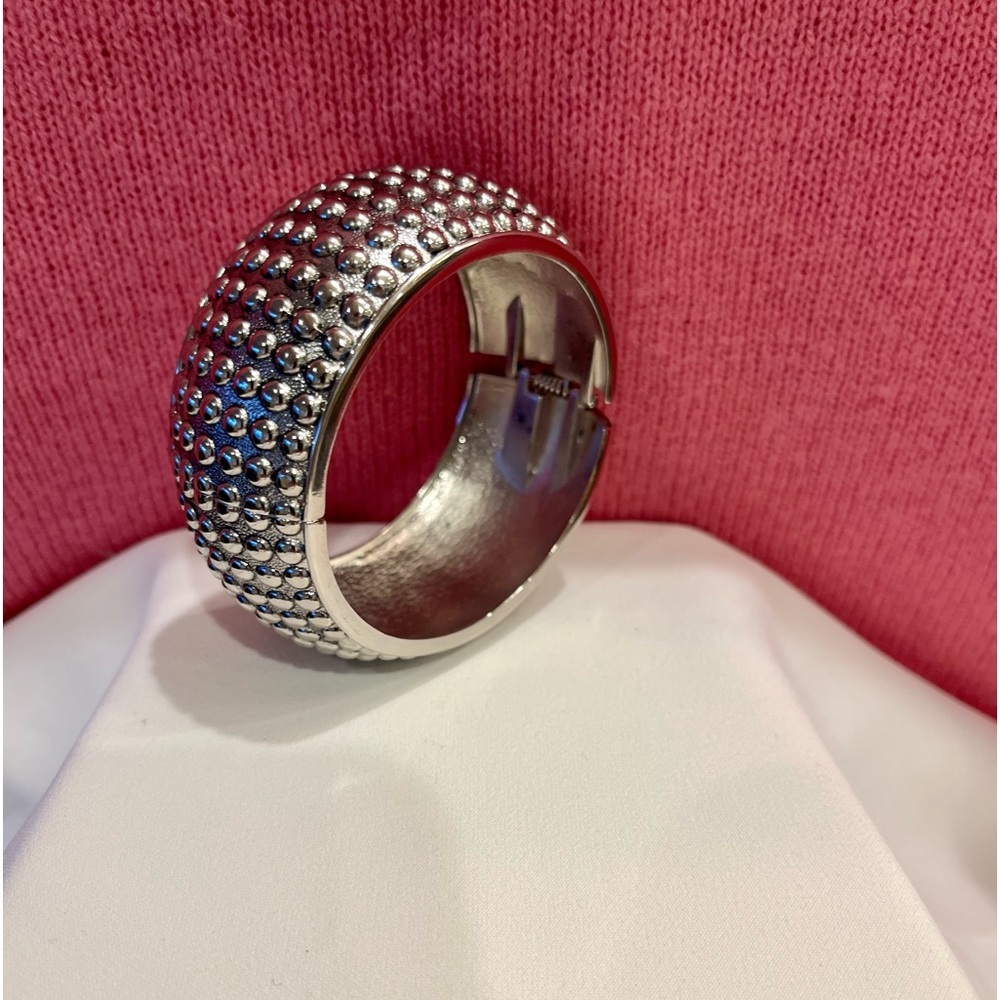 Vintage Silver Plate Bangle Bracelet - Picture 4 of 16